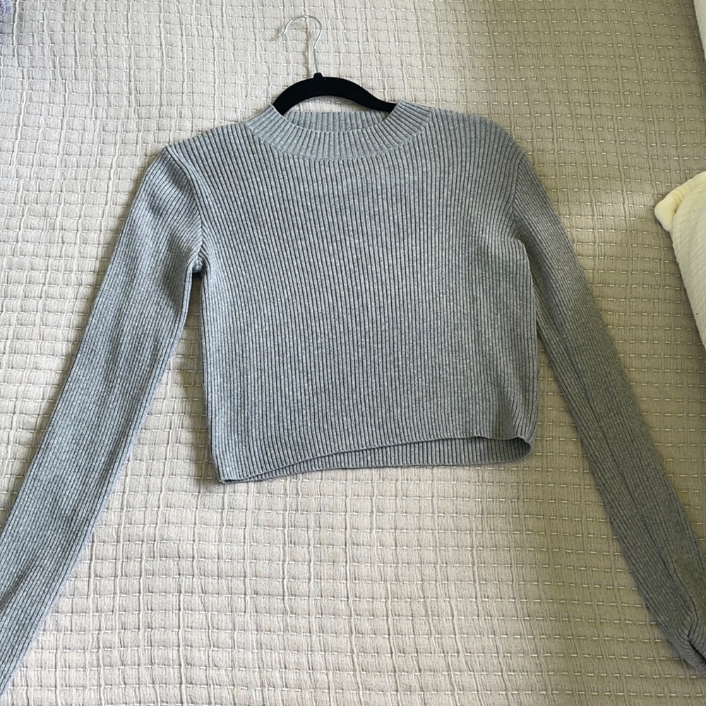Brandy Melville grey sweater